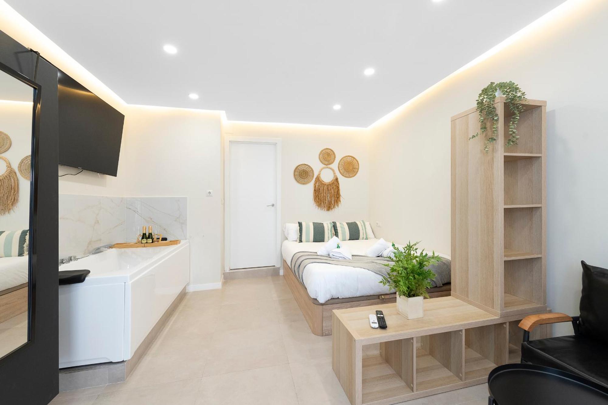 מאלגה Exclusive Apartment Jacuzzi מראה חיצוני תמונה